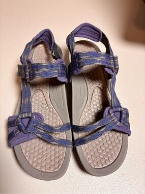 Baretraps Sandals purple blue 6.5 not wide